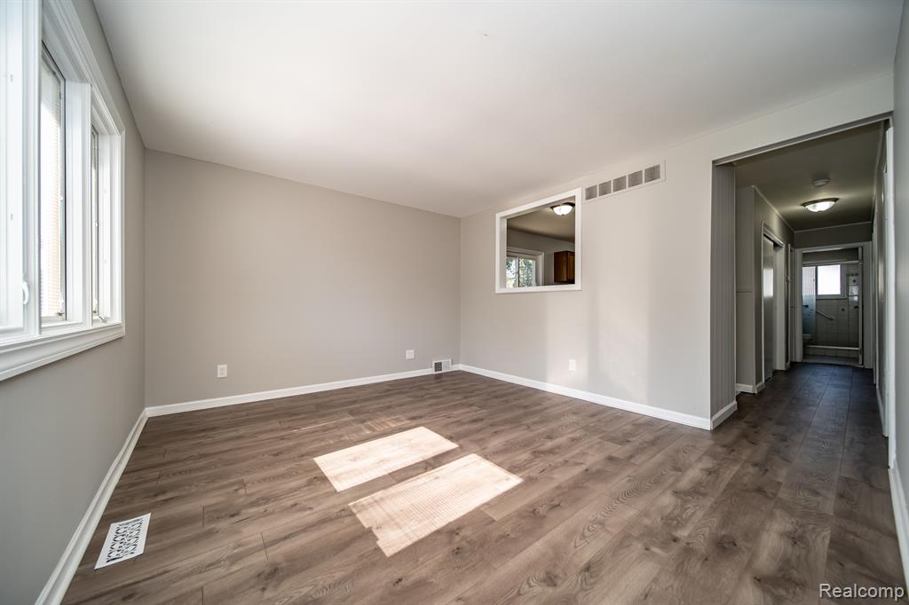 8233 Stephens Center Line, MI 48015 - Photo 20 of 48 Gallery Image 20