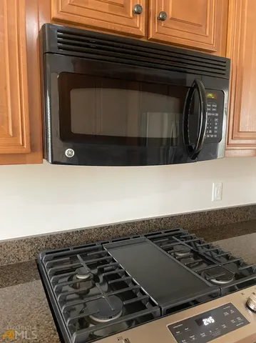 a close view of stove top oven
