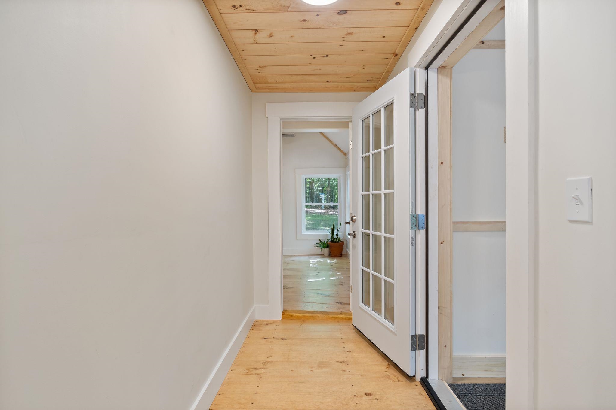 624 South Main Street Wolfeboro, NH 03894 - Photo 12 of 45