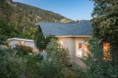 $3,680,000 | 40 Laurel Avenue, Stinson Beach, CA 94970