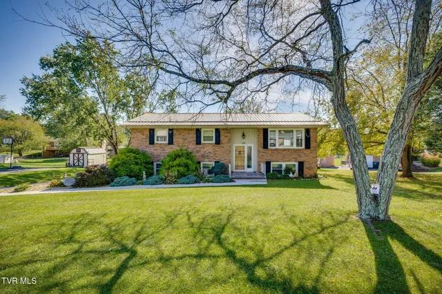 $260,000 | 142 Freedom Road, Bristol, VA 24201