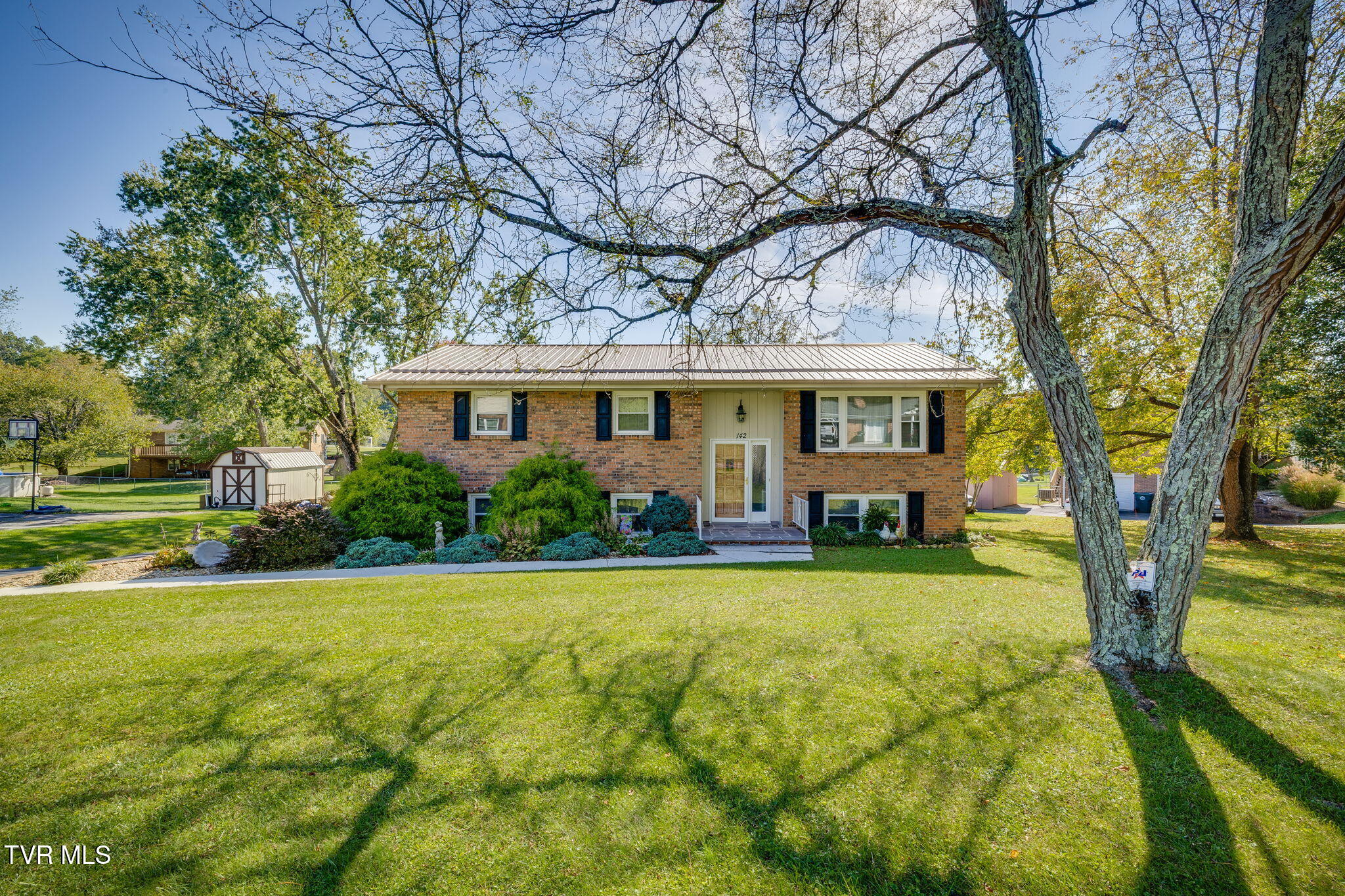 142 Freedom Road Bristol, VA 24201 - Photo 1 of 43 001