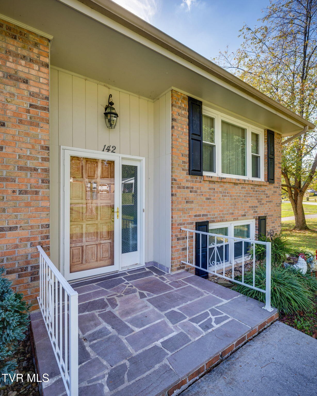 142 Freedom Road Bristol, VA 24201 - Photo 5 of 43 004