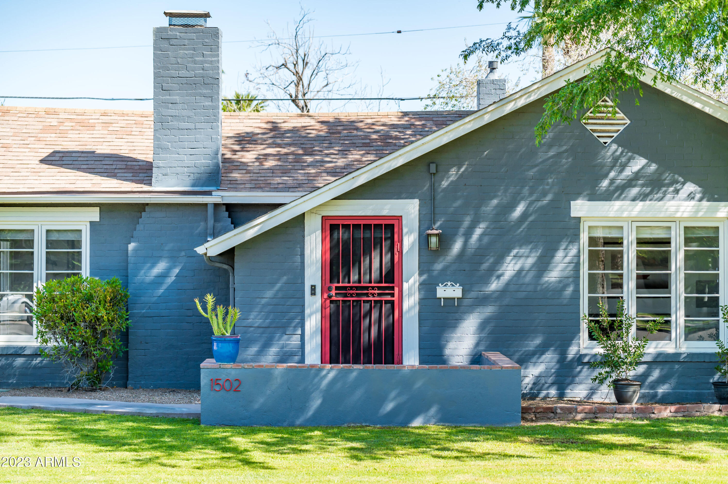 1502 East Cheery Lynn Road Phoenix, AZ 85014 - Photo 15 of 51 Front Patio
