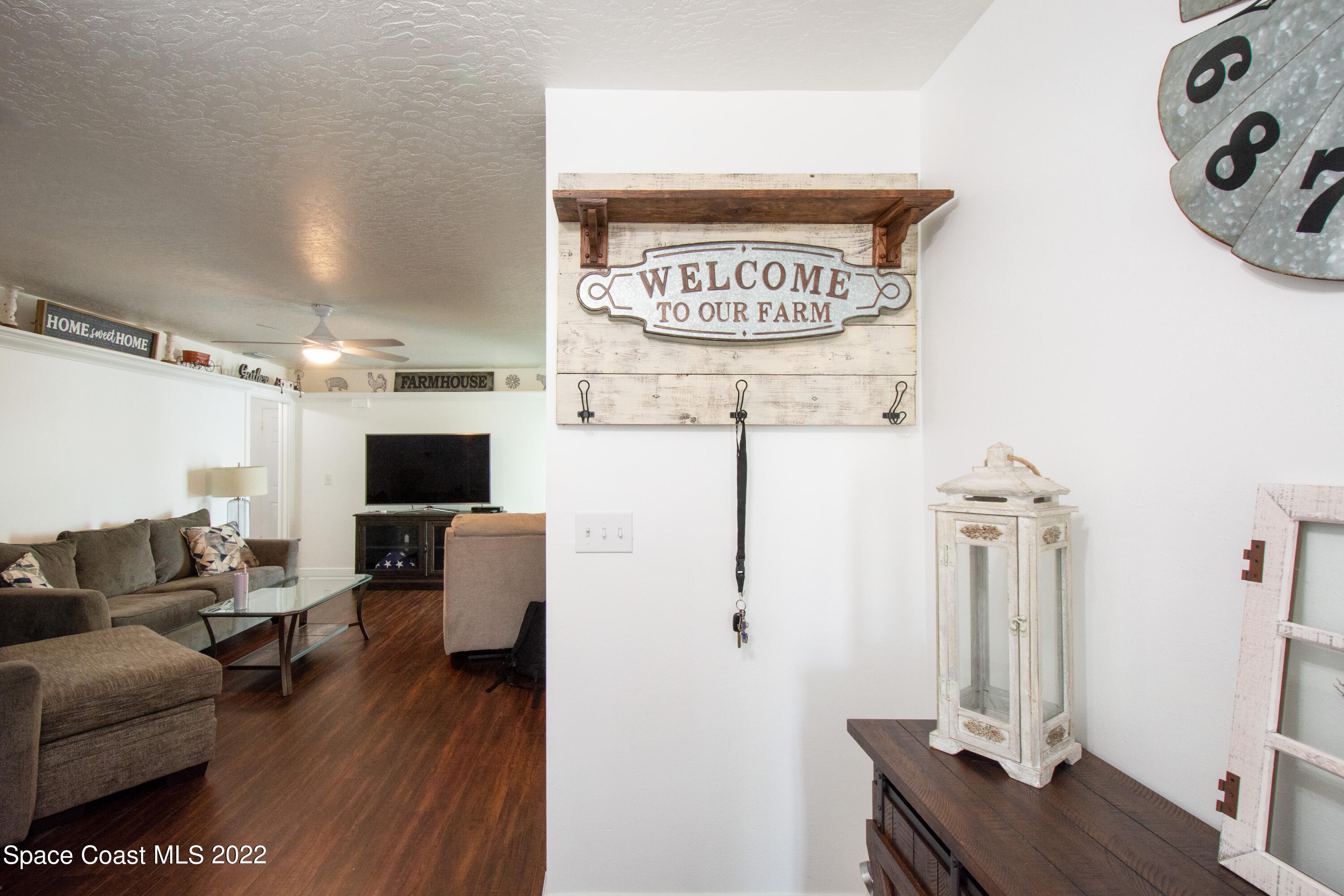1870 Tallpine Road Melbourne, FL 32935 - Photo 5 of 29 Entry - Living Room