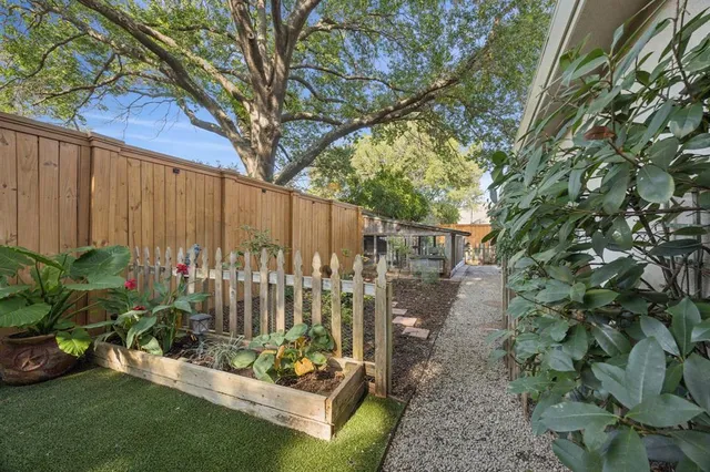 $1,350,000 | 11514 Valleydale Drive, Dallas, TX 75230