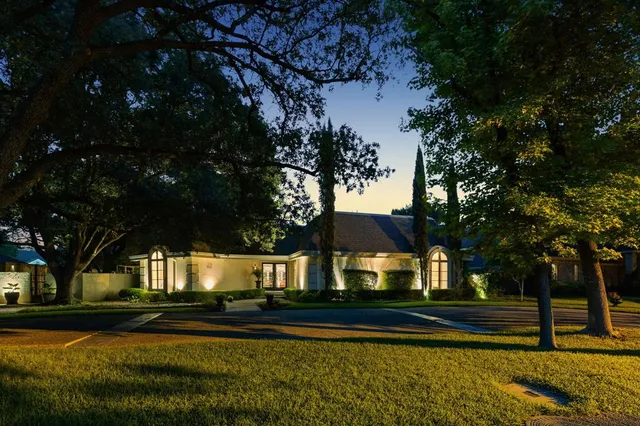 $1,350,000 | 11514 Valleydale Drive, Dallas, TX 75230