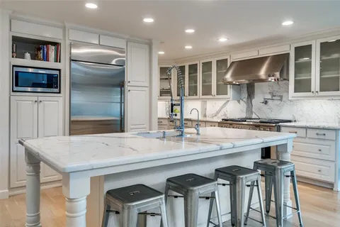 $1,350,000 | 11514 Valleydale Drive, Dallas, TX 75230