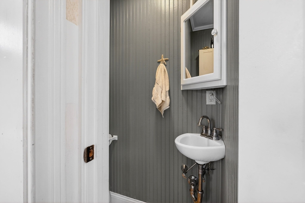 7 Sycamore Street Wareham, MA 02558 - Photo 15 of 32