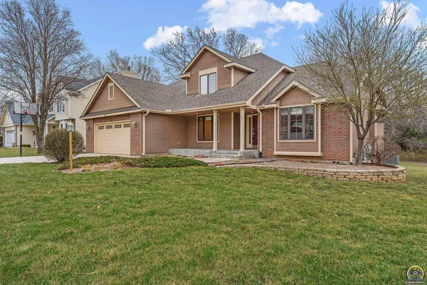 $425,000 | 3210 Southwest Mowbray Road, Topeka, KS 66614