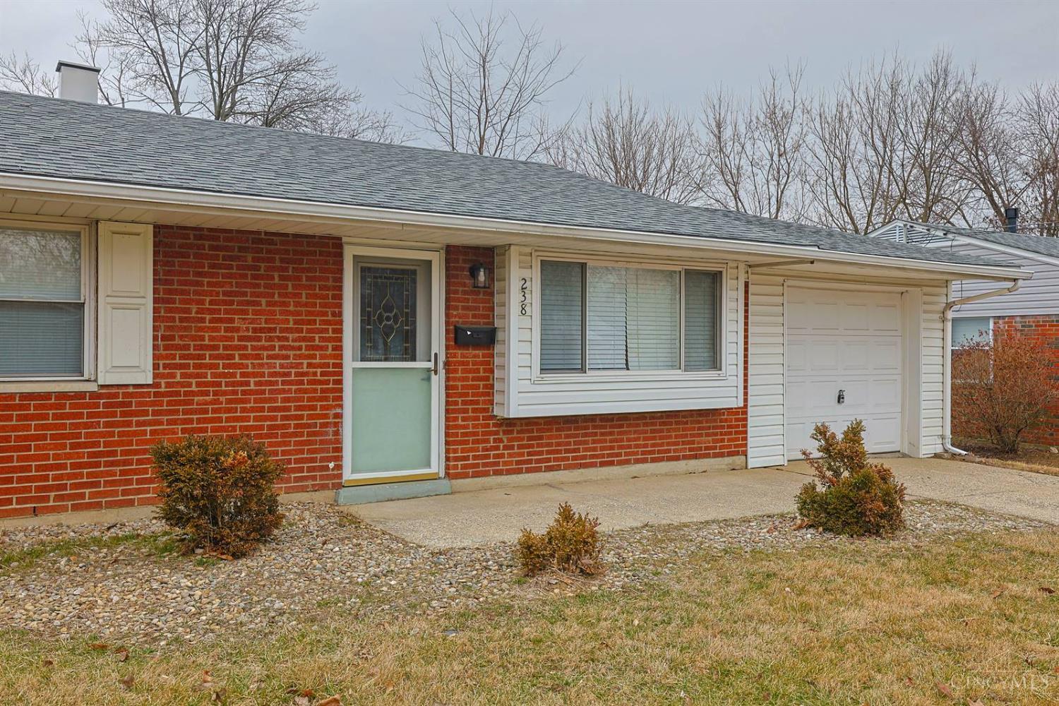238 Diston Lane Cincinnati, OH 45246 - Photo 3 of 30