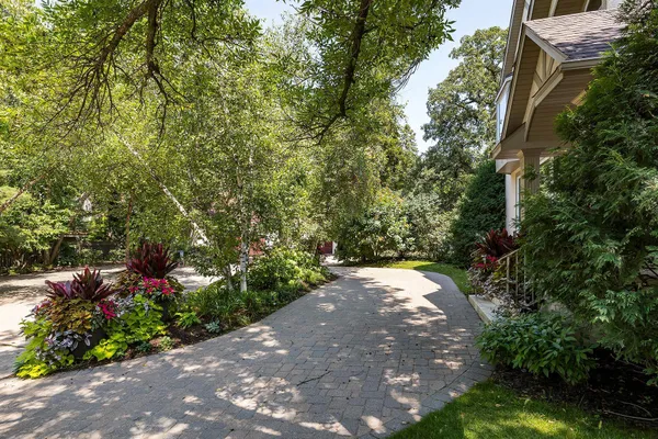 $1,200,000 | 2828 Burnham Boulevard, Minneapolis, MN 55416