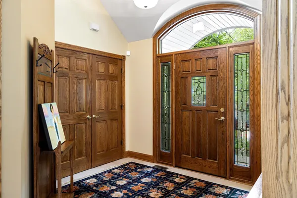 $1,200,000 | 2828 Burnham Boulevard, Minneapolis, MN 55416