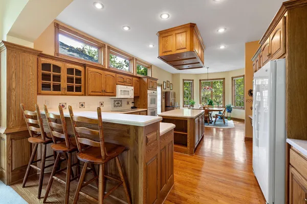 $1,200,000 | 2828 Burnham Boulevard, Minneapolis, MN 55416