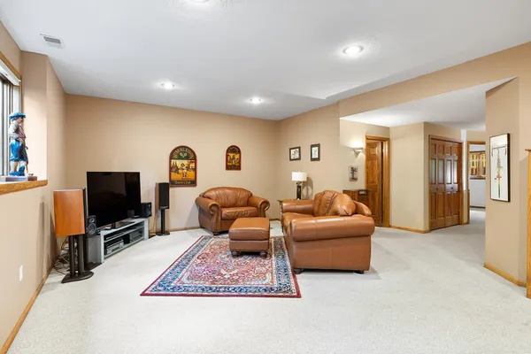 $1,200,000 | 2828 Burnham Boulevard, Minneapolis, MN 55416