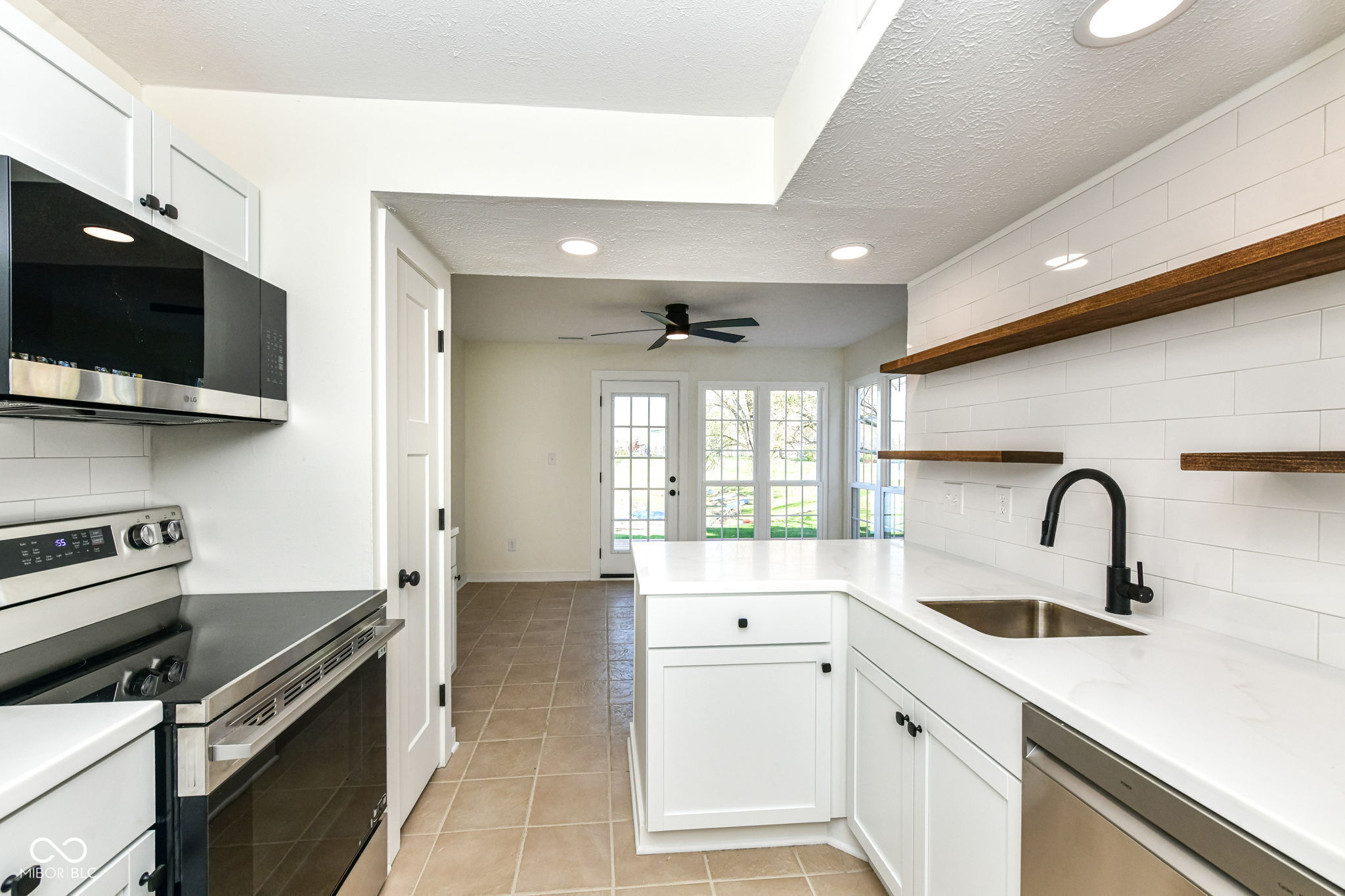 7321 Harbour Point Indianapolis, IN 46240 - Photo 19 of 46