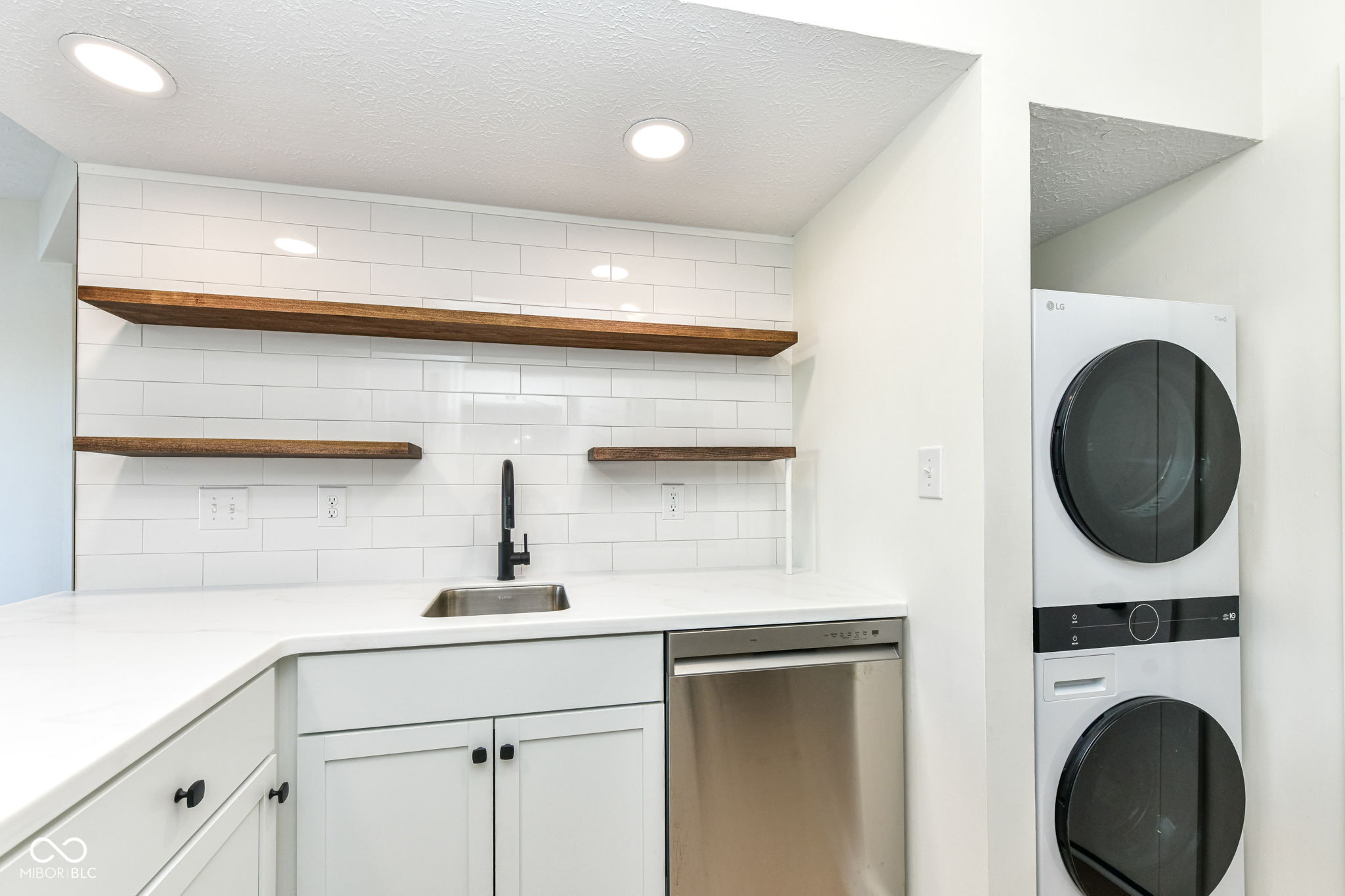 7321 Harbour Point Indianapolis, IN 46240 - Photo 20 of 46