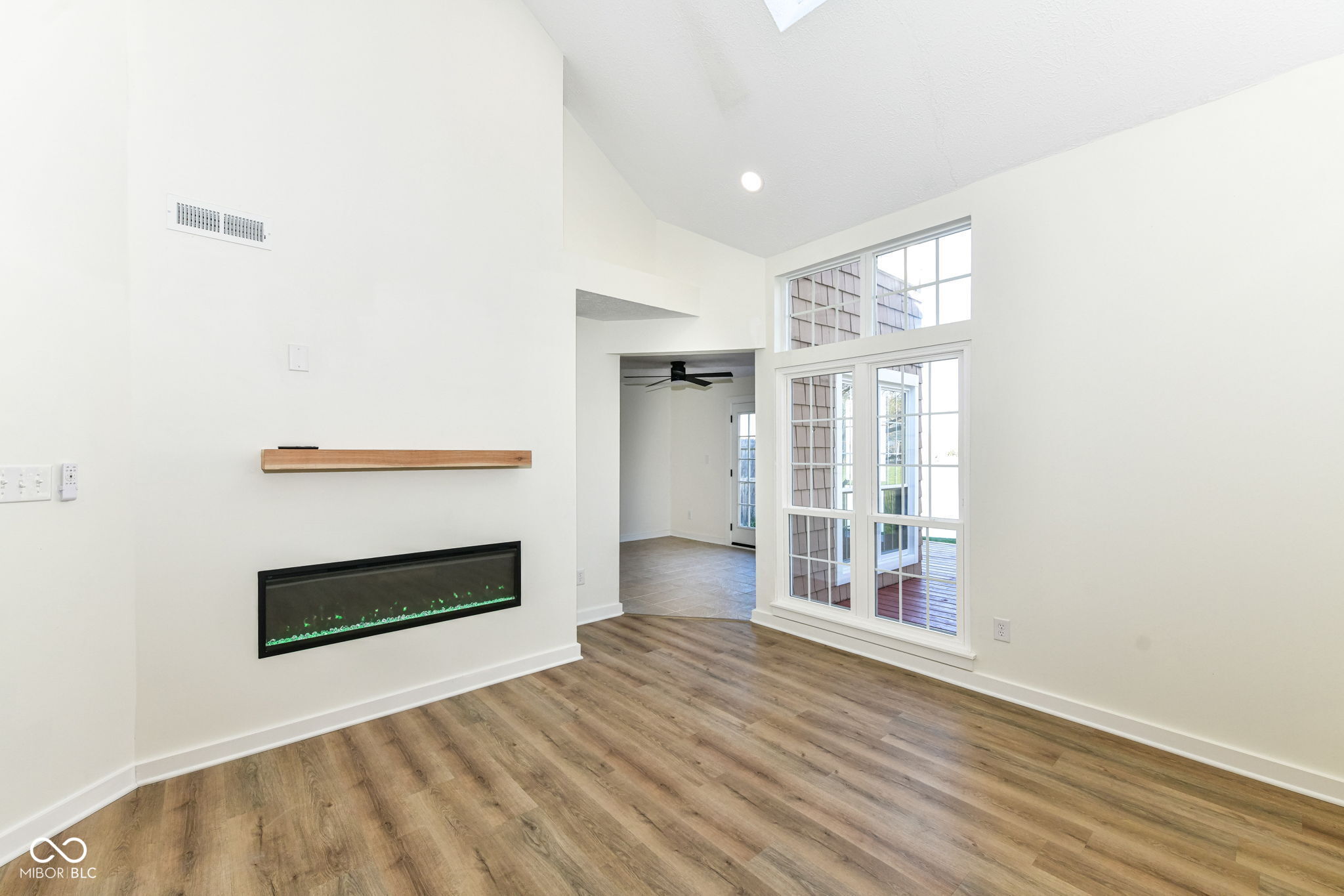 7321 Harbour Point Indianapolis, IN 46240 - Photo 6 of 46