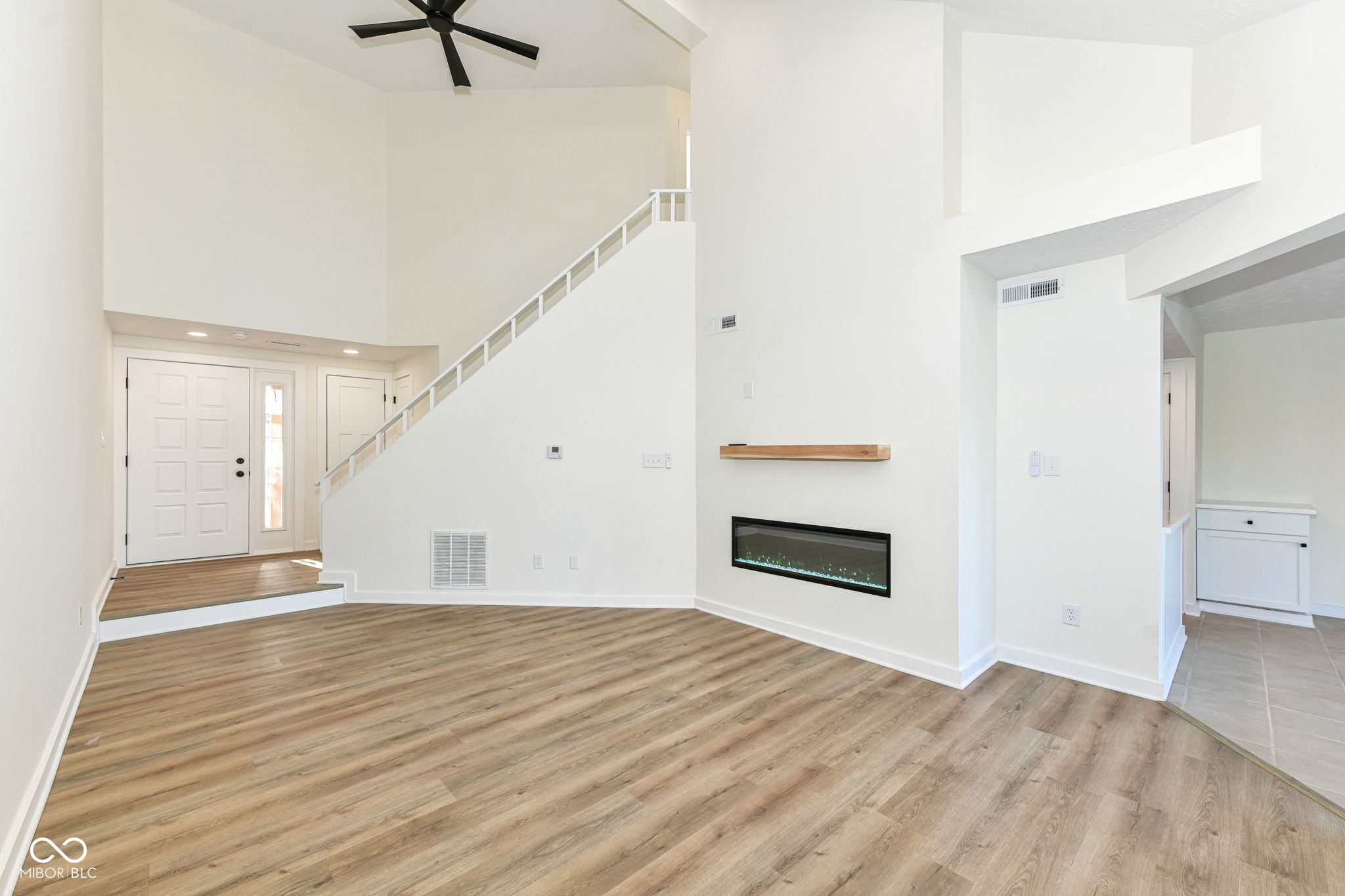 7321 Harbour Point Indianapolis, IN 46240 - Photo 7 of 46