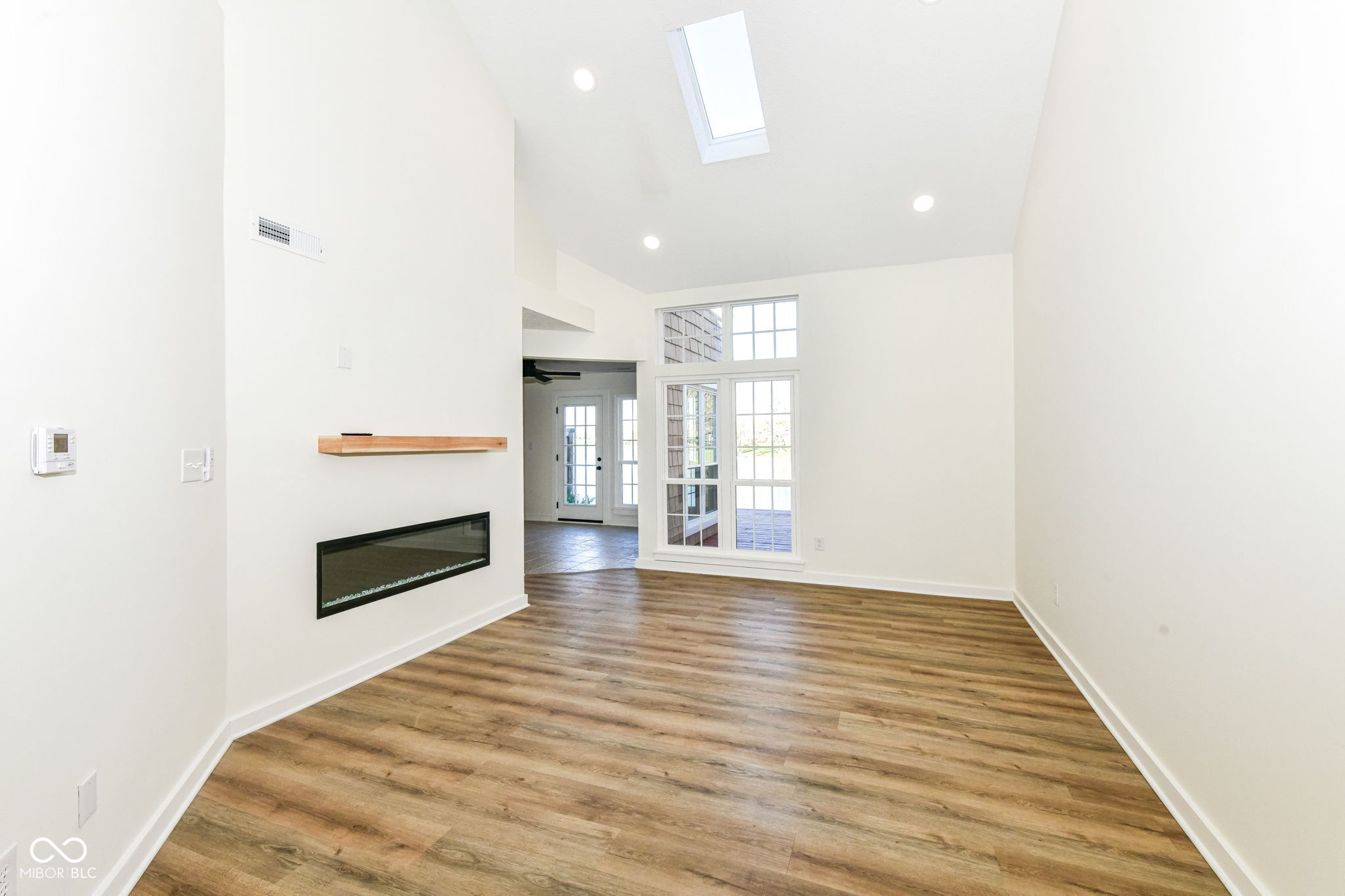 7321 Harbour Point Indianapolis, IN 46240 - Photo 9 of 46