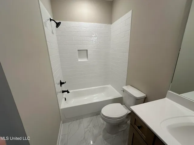 $314,500 | 3128 Leatherman Drive, Lake Cormorant, MS 38641