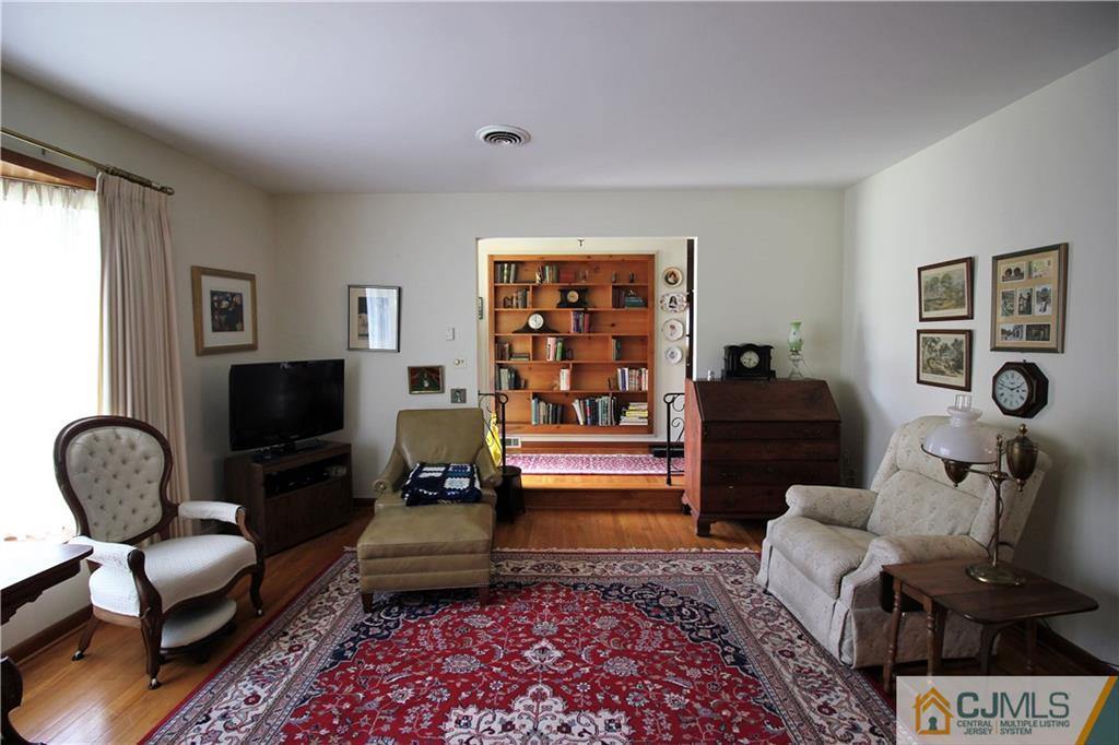 246 Colfax Road North Brunswick, NJ 08902 - Photo 11 of 23 Gallery Image 11