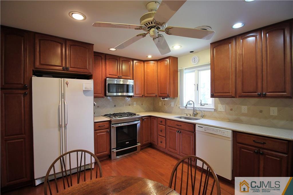 246 Colfax Road North Brunswick, NJ 08902 - Photo 14 of 23 Gallery Image 14