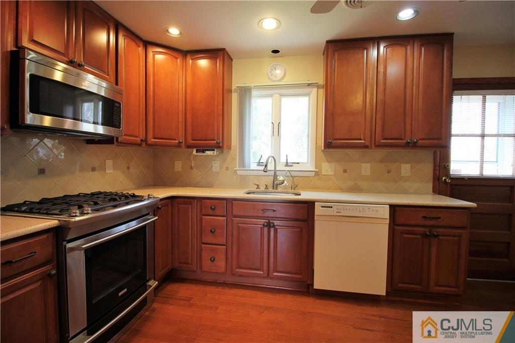246 Colfax Road North Brunswick, NJ 08902 - Photo 15 of 23 Gallery Image 15