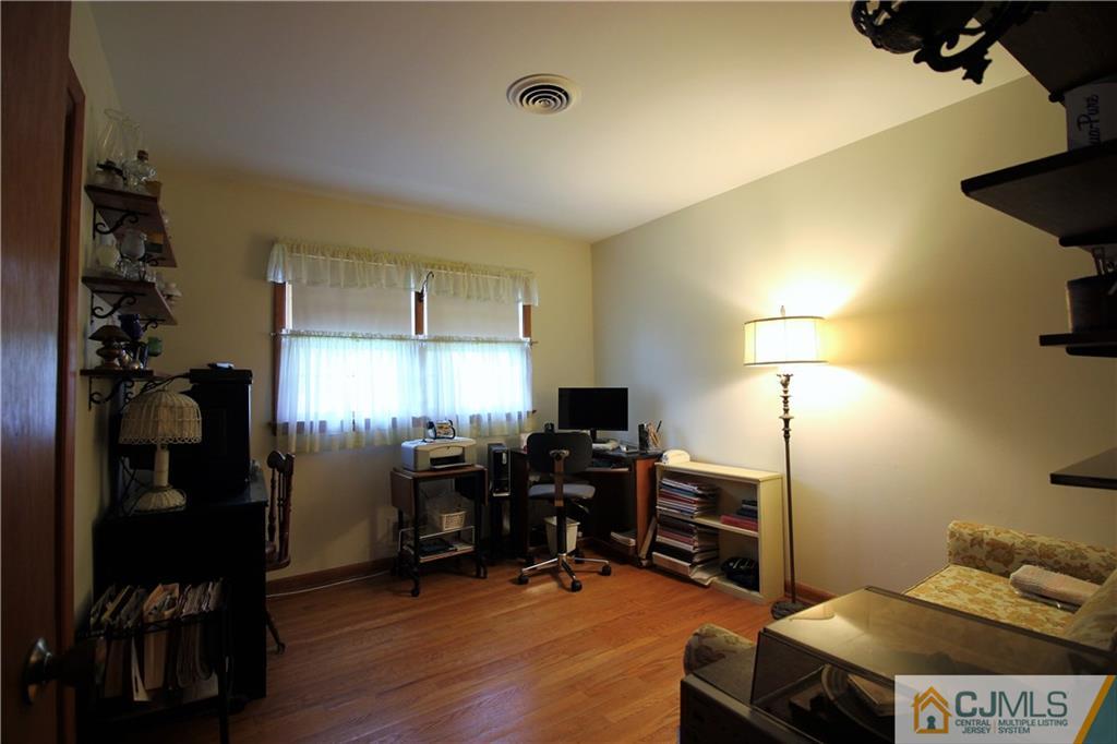 246 Colfax Road North Brunswick, NJ 08902 - Photo 16 of 23 Gallery Image 16