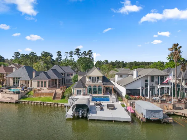 $1,300,000 | 78 Creekwood Drive, Montgomery, TX 77356