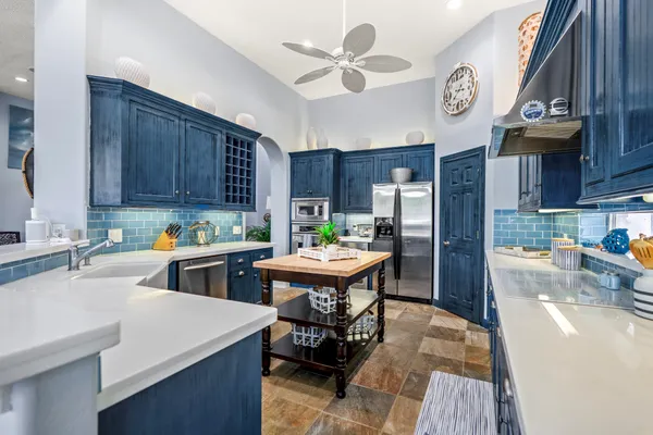 $1,300,000 | 78 Creekwood Drive, Montgomery, TX 77356