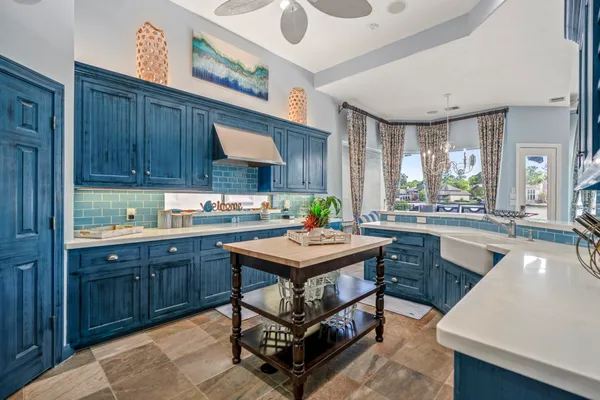 $1,300,000 | 78 Creekwood Drive, Montgomery, TX 77356