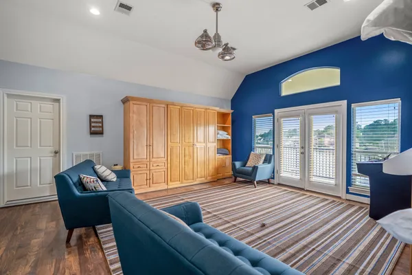 $1,300,000 | 78 Creekwood Drive, Montgomery, TX 77356