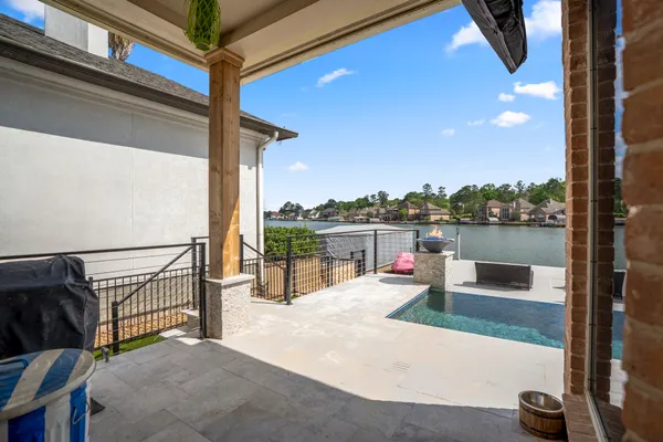 $1,300,000 | 78 Creekwood Drive, Montgomery, TX 77356