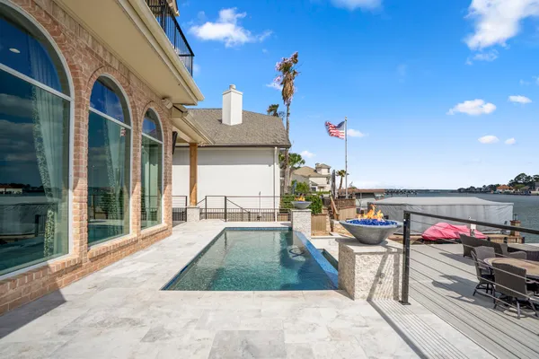 $1,300,000 | 78 Creekwood Drive, Montgomery, TX 77356