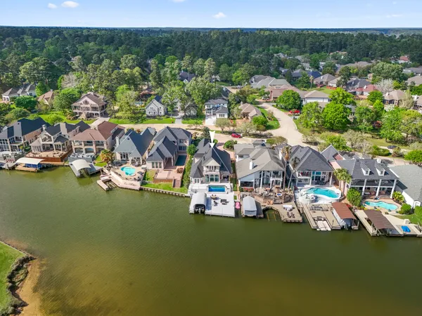 $1,300,000 | 78 Creekwood Drive, Montgomery, TX 77356