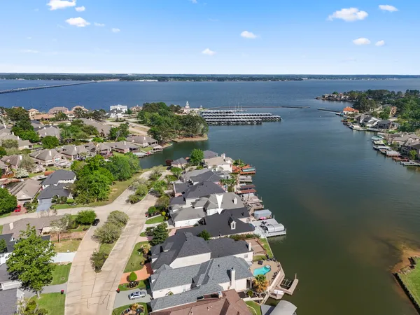 $1,300,000 | 78 Creekwood Drive, Montgomery, TX 77356