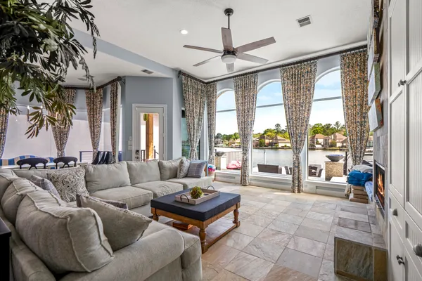 $1,300,000 | 78 Creekwood Drive, Montgomery, TX 77356