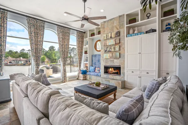 $1,300,000 | 78 Creekwood Drive, Montgomery, TX 77356