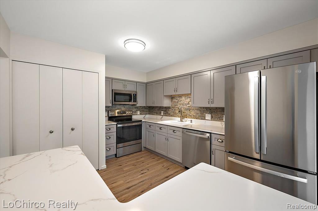 733 Hamilton Court Rochester Hills, MI 48307 - Photo 15 of 79