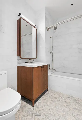 $5,350 | 180 Front Street, Unit 15J | DUMBO