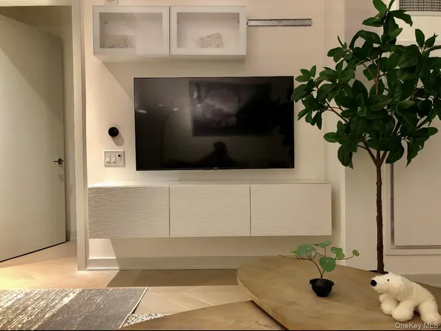 $5,350 | 180 Front Street, Unit 15J | DUMBO