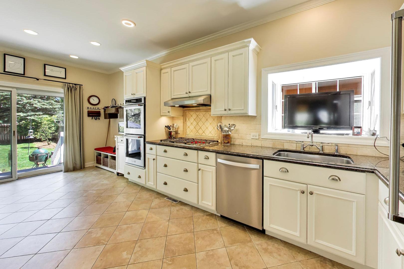 526 Greenleaf Avenue Wilmette, IL 60091 - Photo 10 of 43