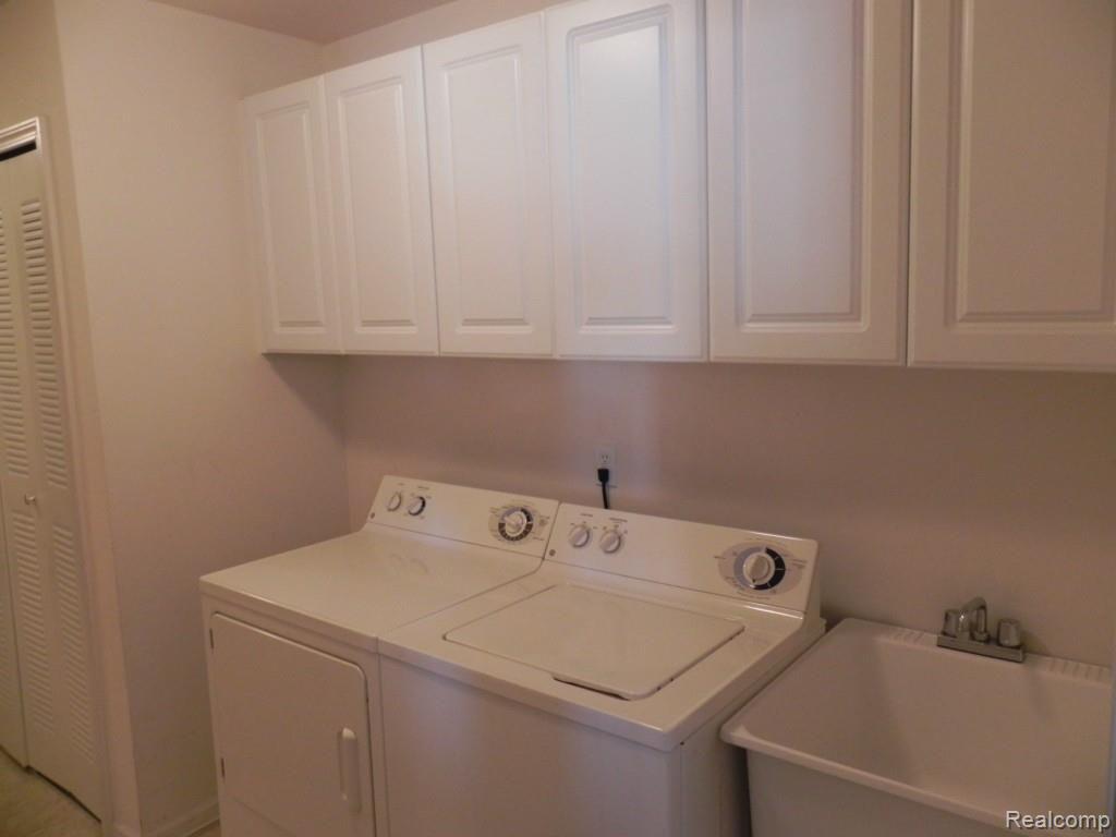 1706 Deepwood Circle Rochester, MI 48307 - Photo 36 of 38 DSCN2630.jpg