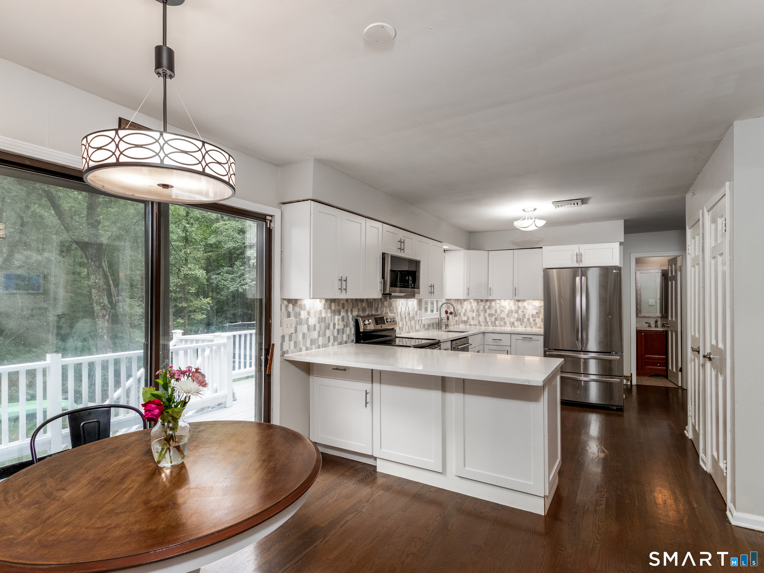 41 Fieldcrest Drive Ridgefield, CT 06877 - Photo 8 of 28