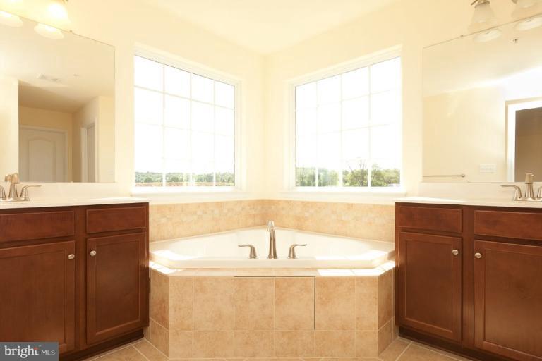 6211 Dispatch Way Frederick, MD 21703 - Photo 7 of 10 Bath (Master)