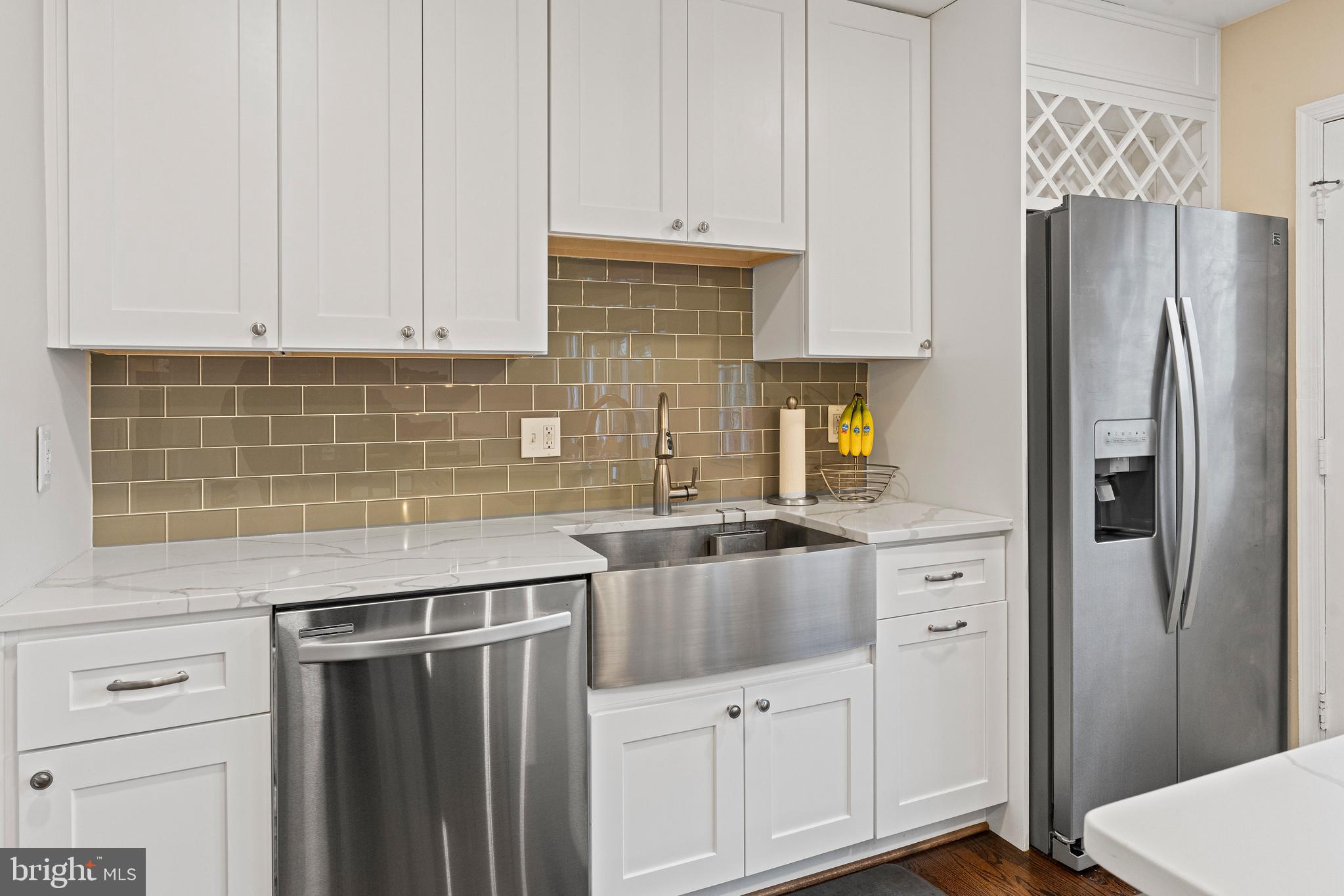 7819 Richfield Road Springfield, VA 22153 - Photo 14 of 50 Kitchen w/ss farmers sink