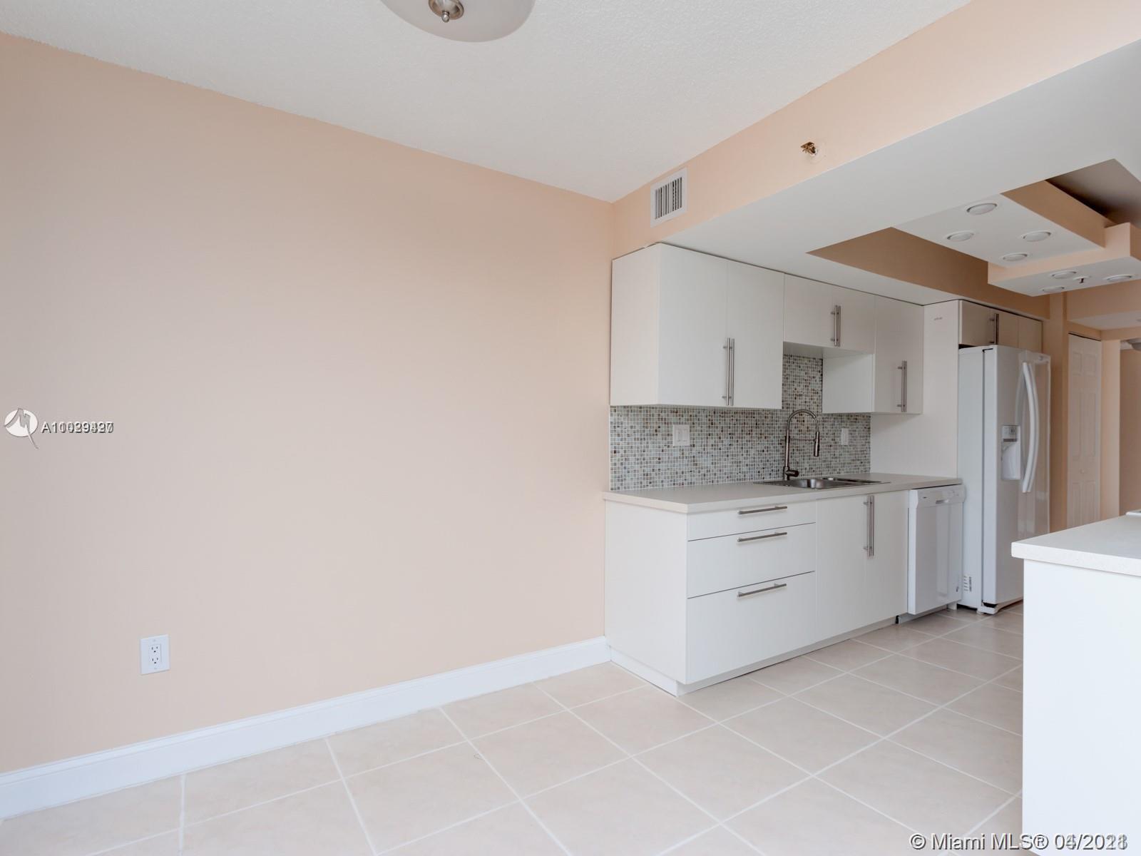 210 174th Street, Unit 2109 Sunny Isles Beach, FL 33160 - Photo 18 of 30