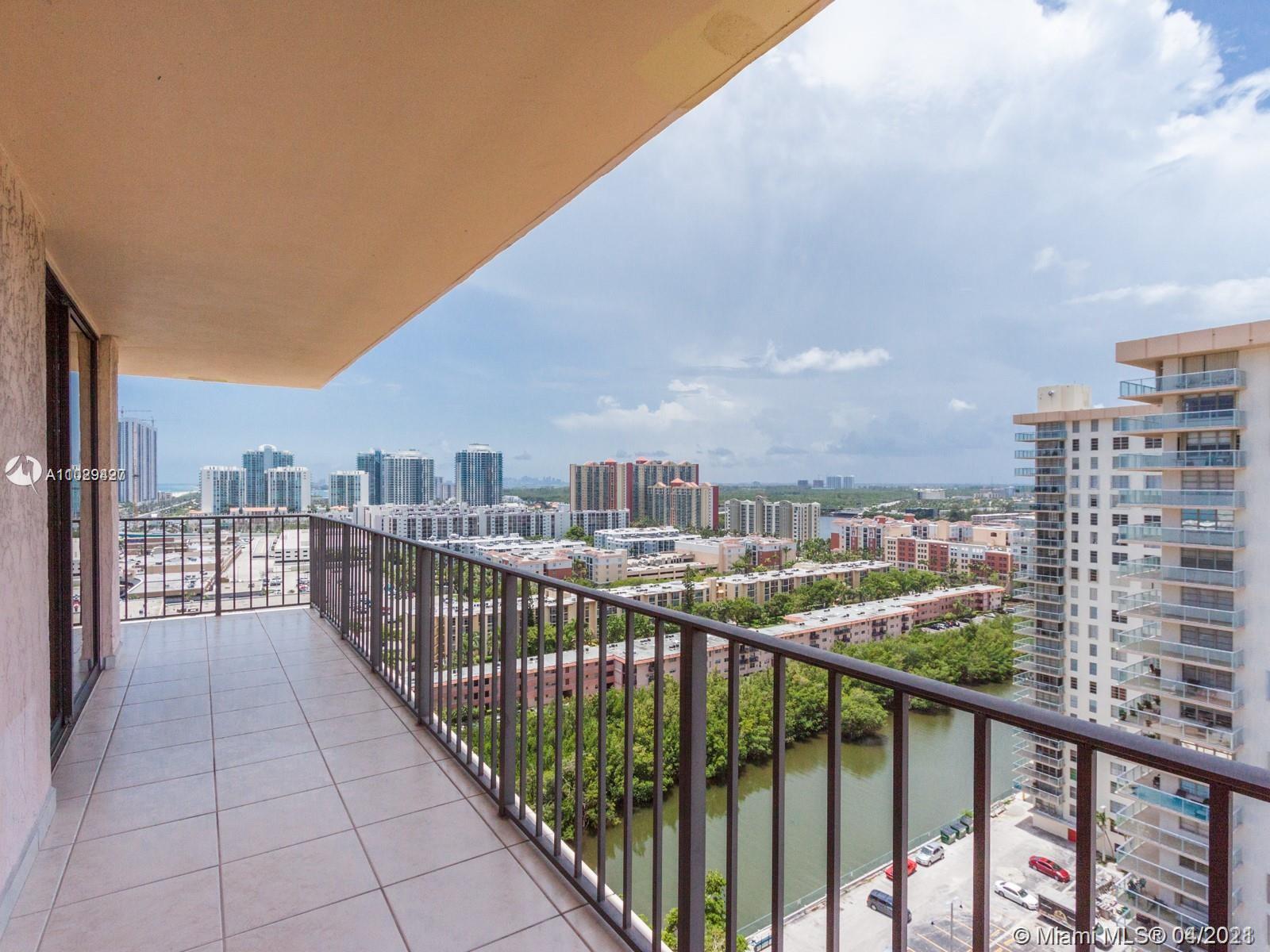 210 174th Street, Unit 2109 Sunny Isles Beach, FL 33160 - Photo 5 of 30