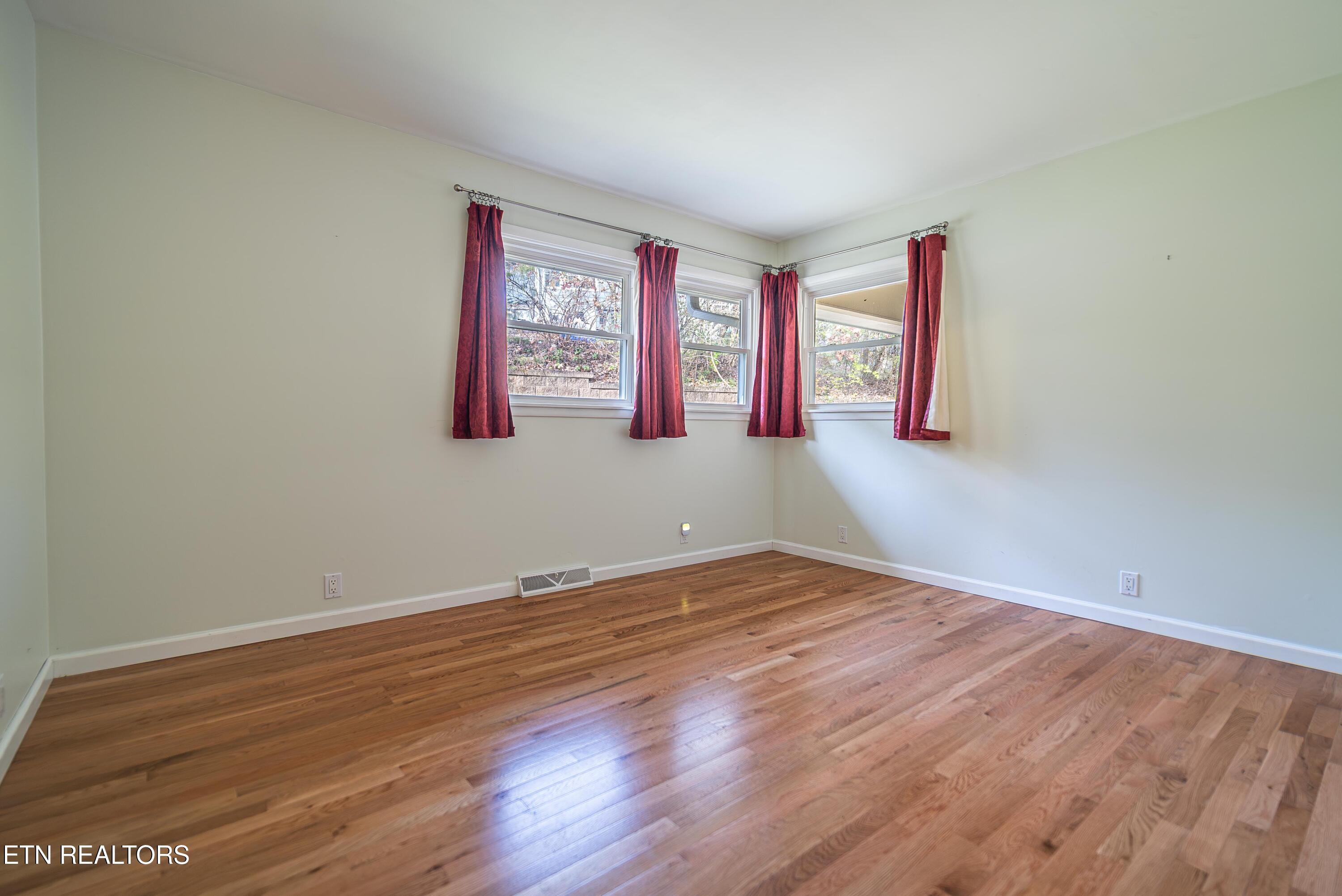 103 Ditman Lane Oak Ridge, TN 37830 - Photo 2 of 31 DSC07386-Edit